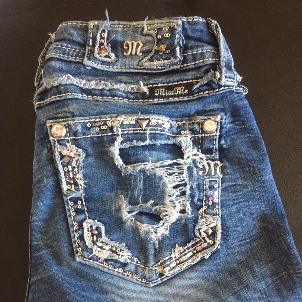 Miss Me Signature Straight Jeans